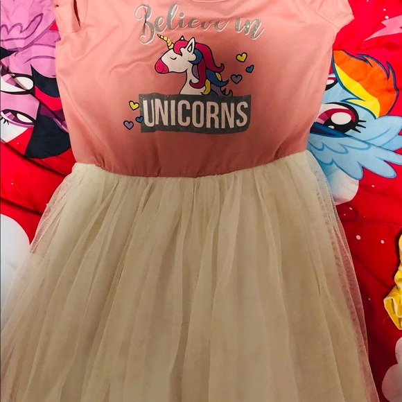 Dresses - Picture 2 of 6